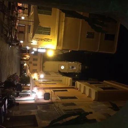 Via Lunga In Old Town Apartman
