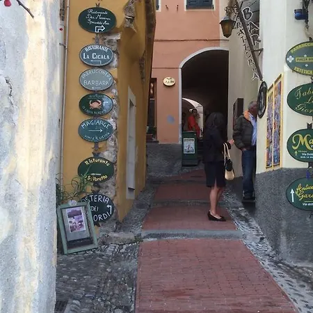 Via Lunga In Old Town Apartman *